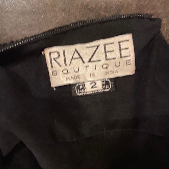Riazee Formal Dress - Picture 5 of 5